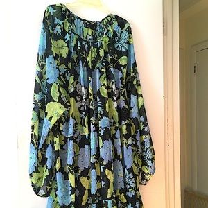 Beautiful dark floral baby doll styled dress.